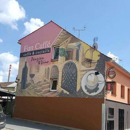 Penzion A Vino Breclav Exterior photo