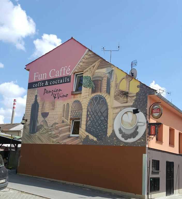 Penzion A Vino Breclav Exterior photo