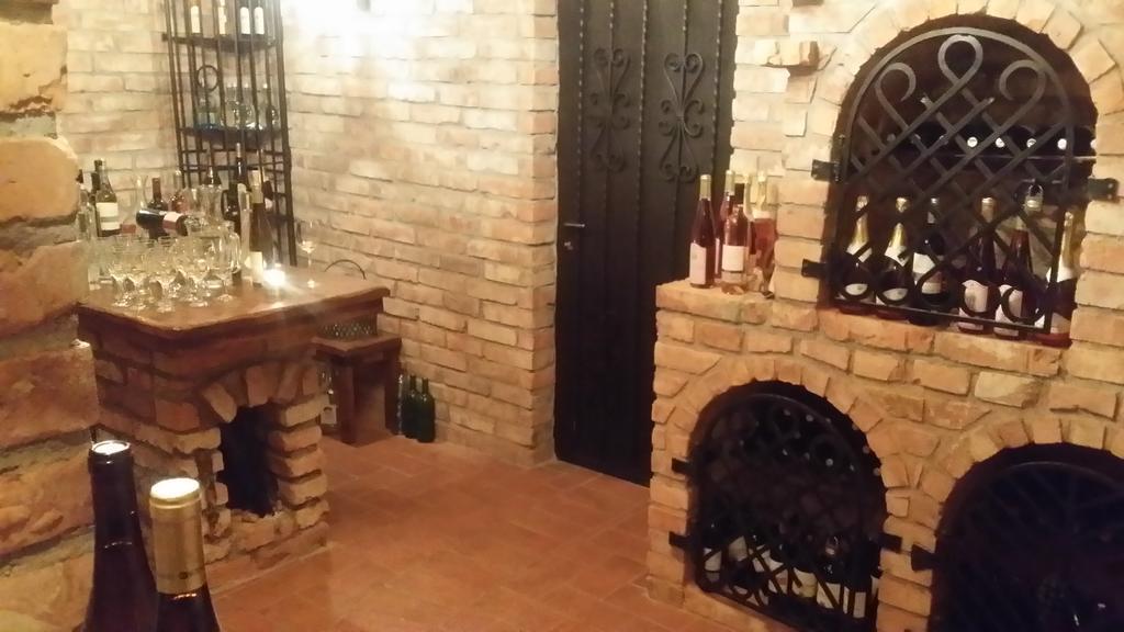 Penzion A Vino Breclav Exterior photo